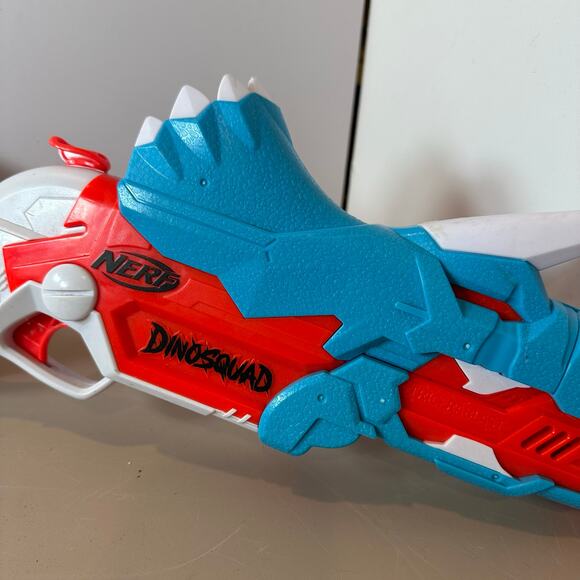 Nerf DinoSquad Tricera-Blast Dart Blaster Dinosaur Toy Gun Blue Red 2020 Hasbro - Picture 5 of 7